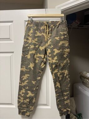 SKINN Men's Camo Cargo Pants - Olive Green & Tan